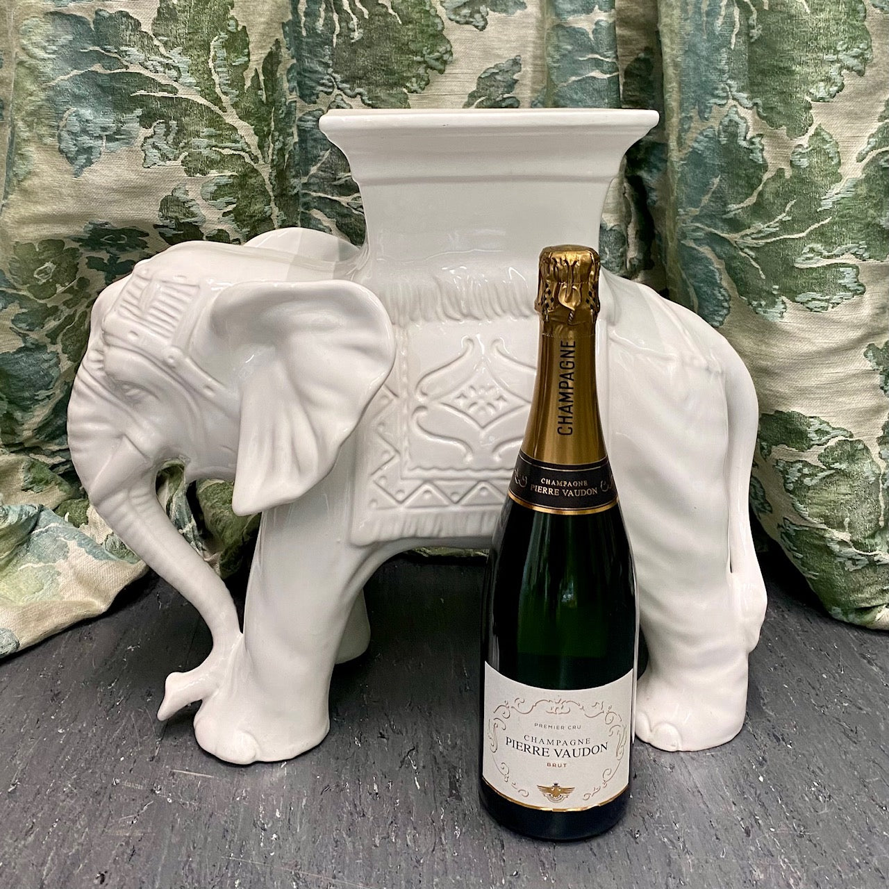 Vintage White China Elephant Jardiniere Stand  H152
