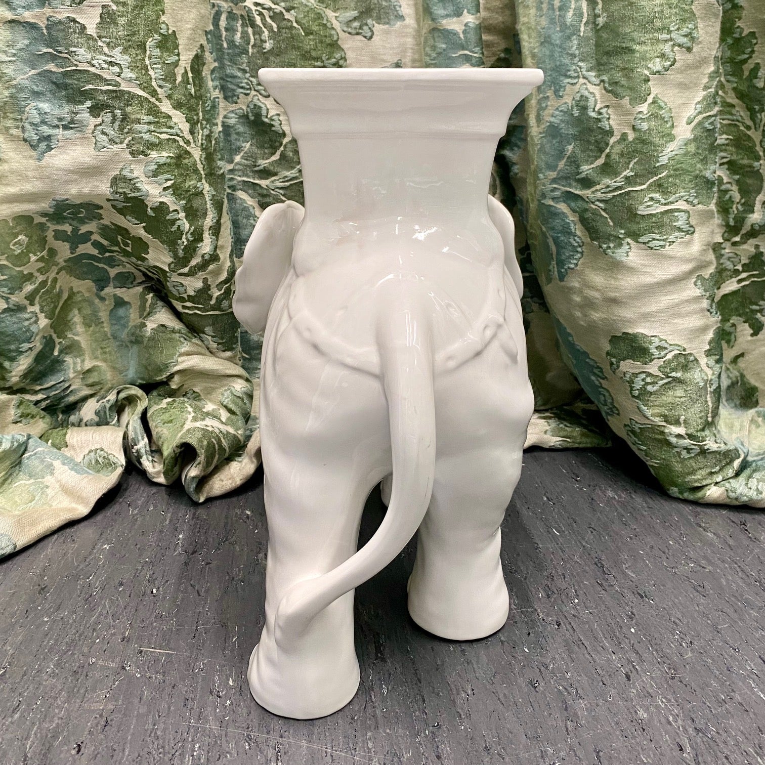 Vintage White China Elephant Jardiniere Stand  H152
