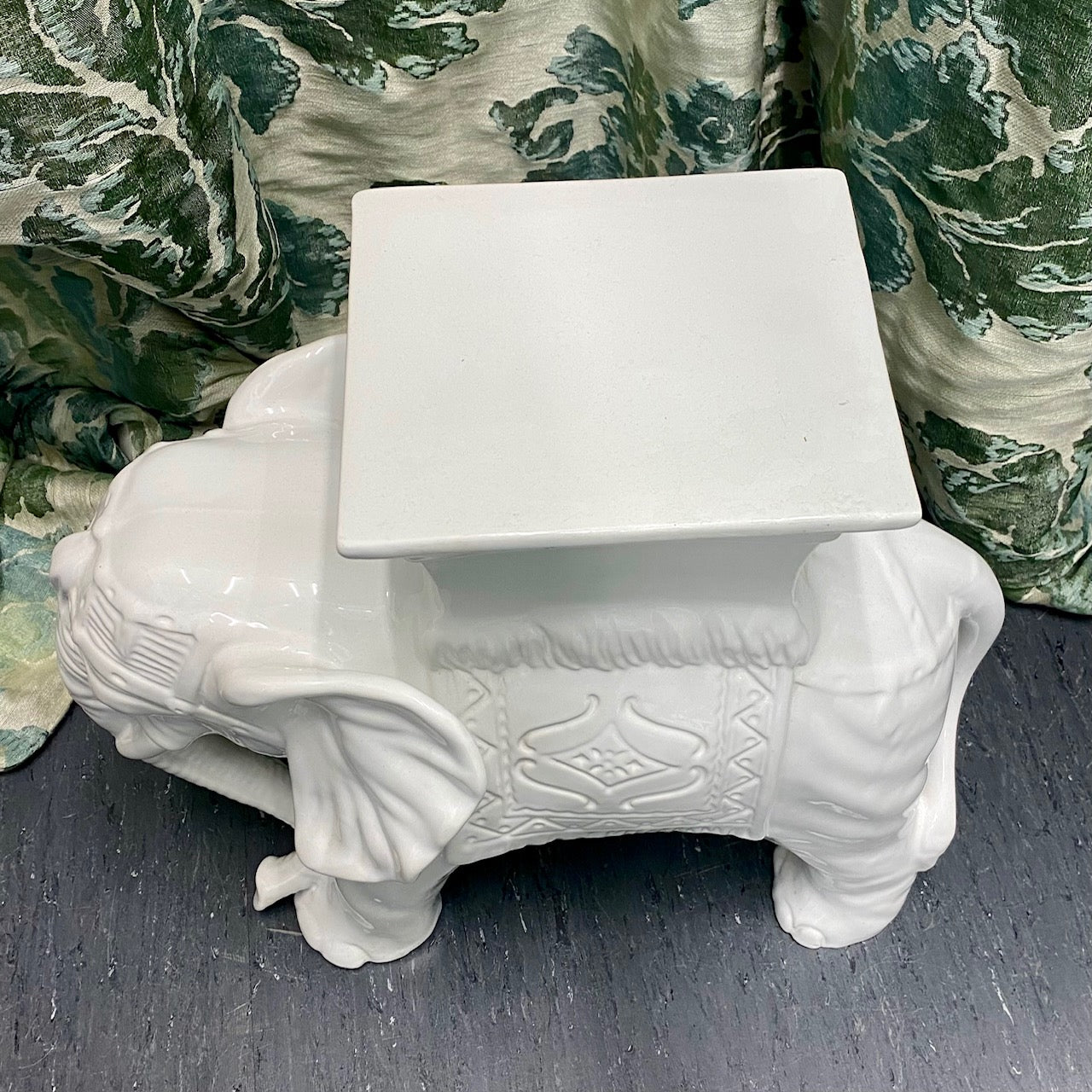 Vintage White China Elephant Jardiniere Stand  H152