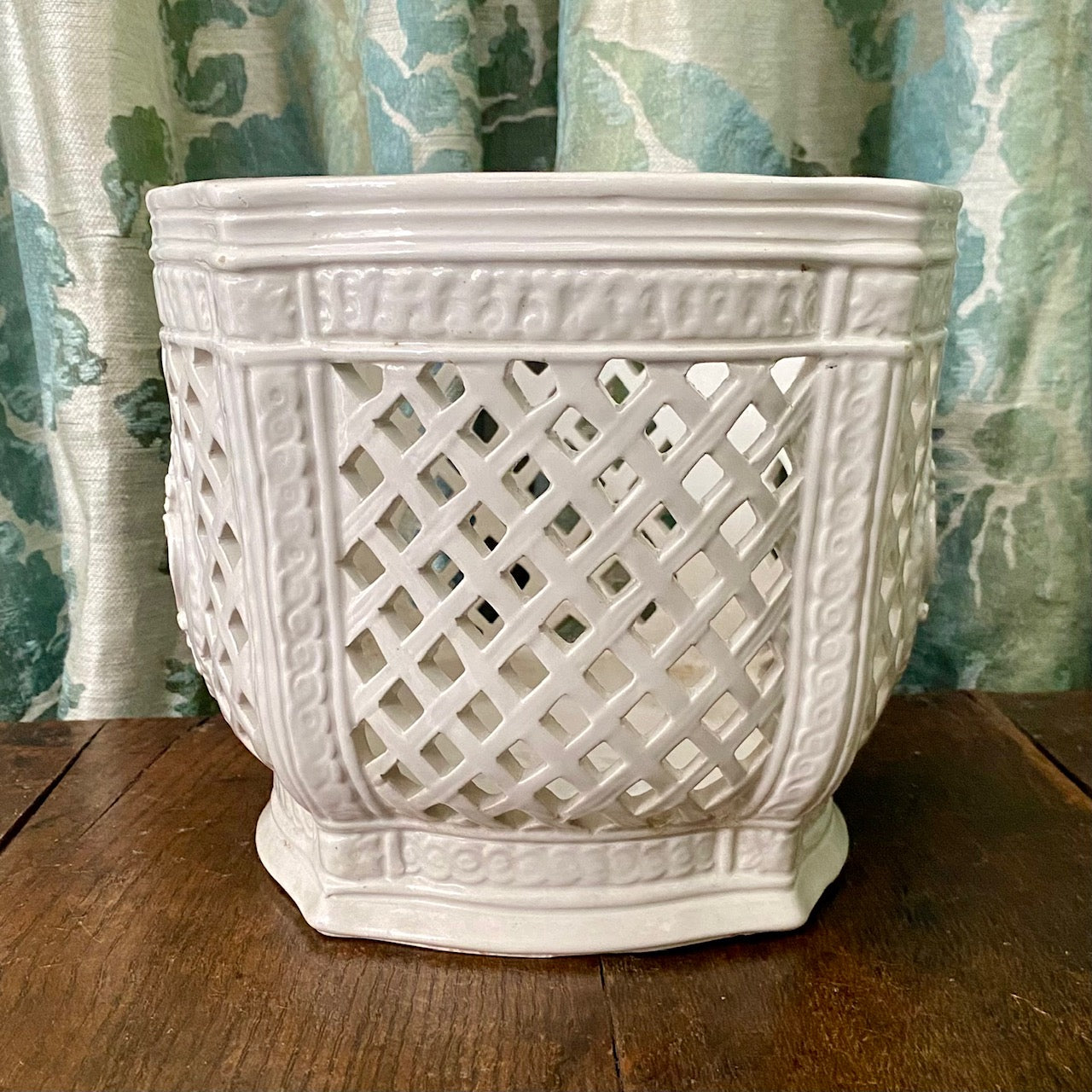 Vintage White Italian Ceramic Cachepot E133