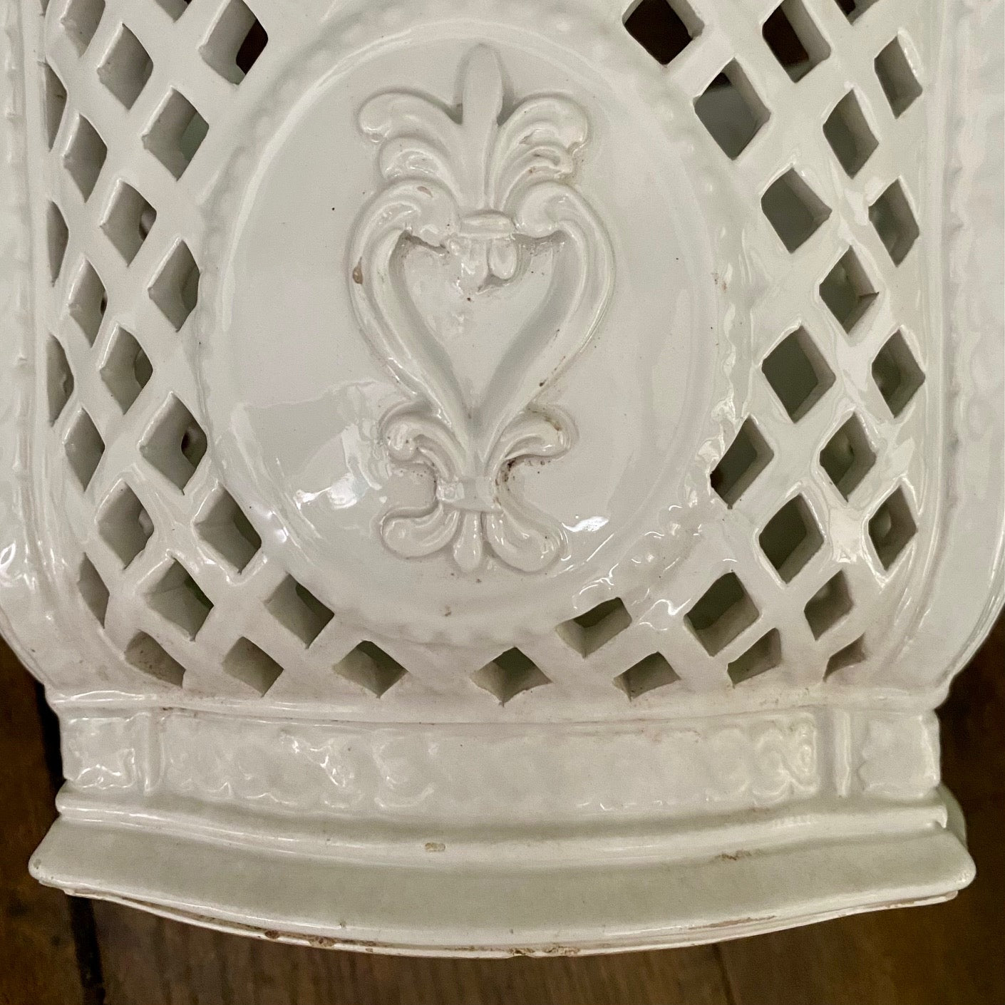 Vintage White Italian Ceramic Cachepot E133