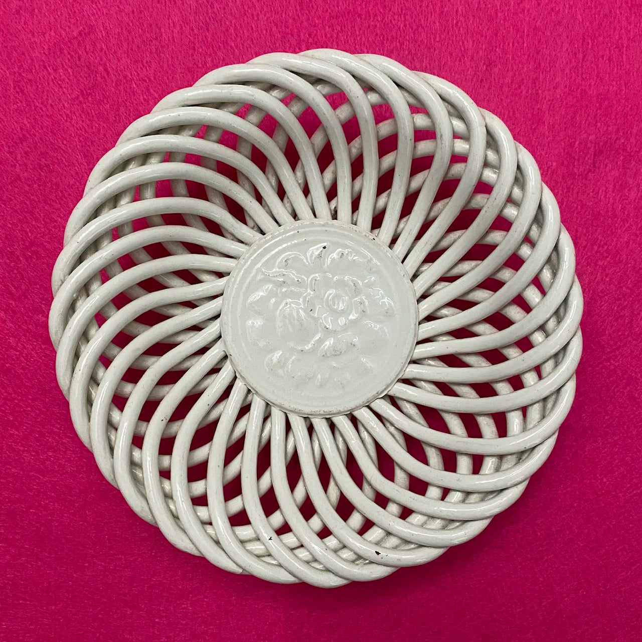 Stunning Antique Lattice Creamware Display  991