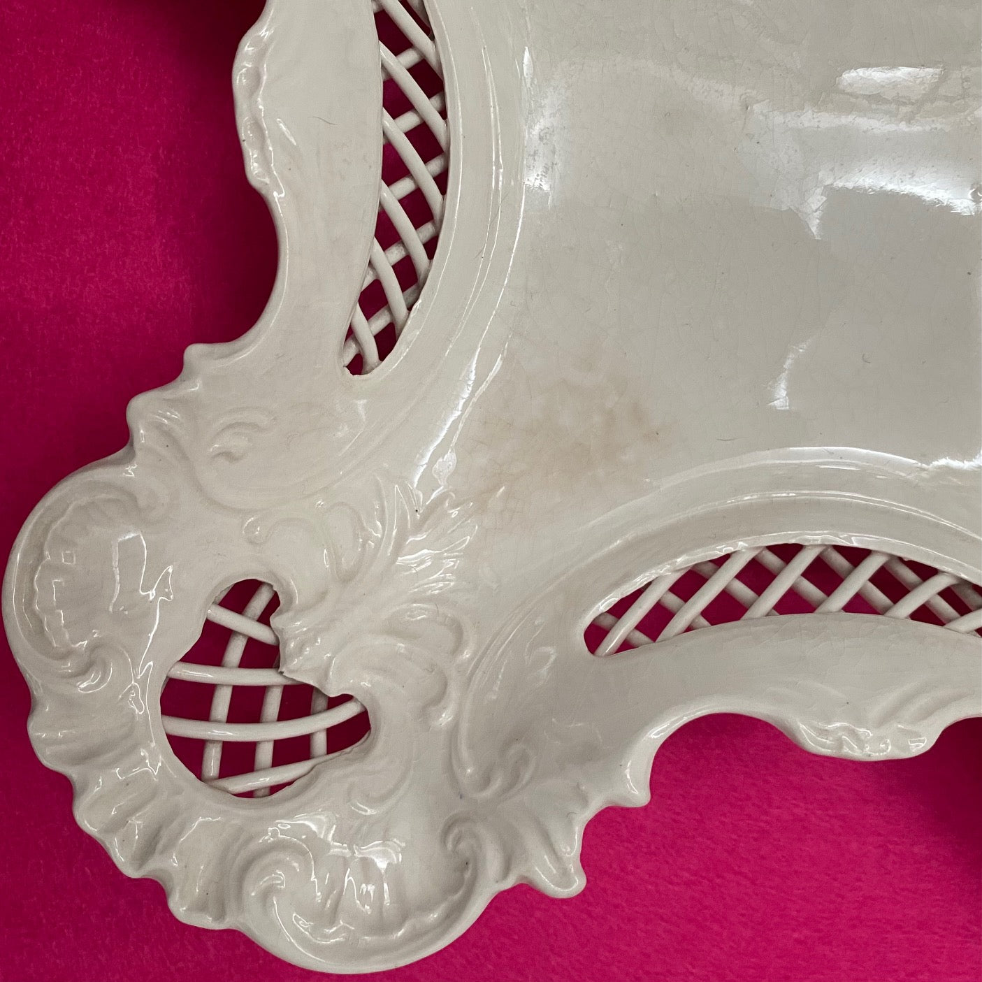 Stunning Antique Lattice Creamware Display  991