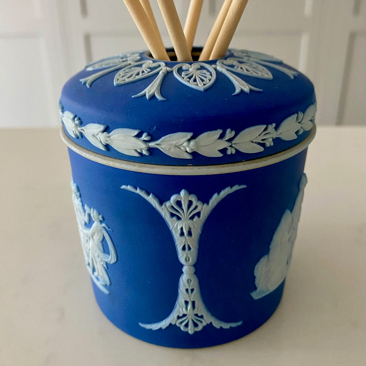 Wedgwood Diffuser  J104