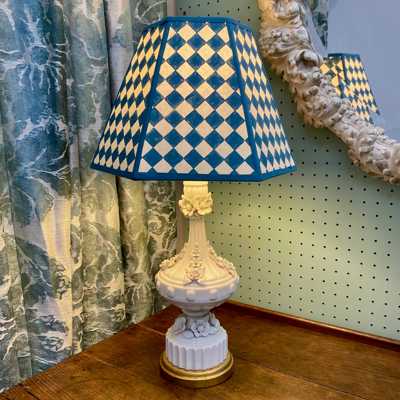 Very Pretty Casa Pupo Table Lamp with Flowers and Fluted Base