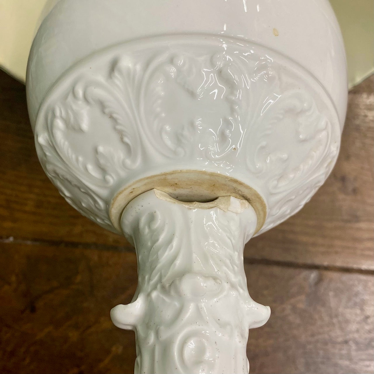 Antique White Ceramic Table Lamp