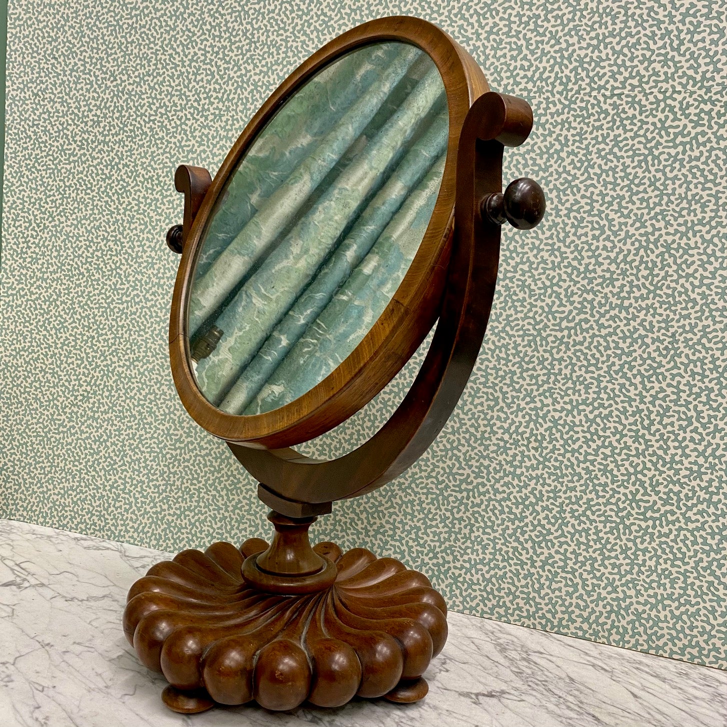 19th Century Mahogany Round Dressing Table Mirror with Gadrooned Base